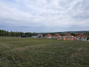 Építési - telek - 815m2- Excellent - Group